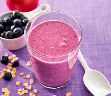 Smoothie med havregryn og bær